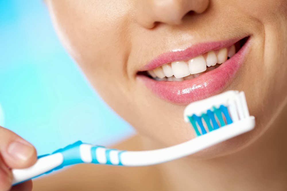 Секреты красоты — правильный уход и чистка зубов