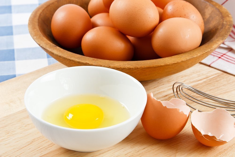 Сырые яйца в питании: допустимо ли?