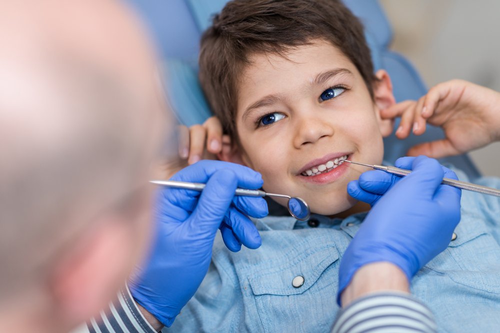 Лечение зубов маленького ребёнка
